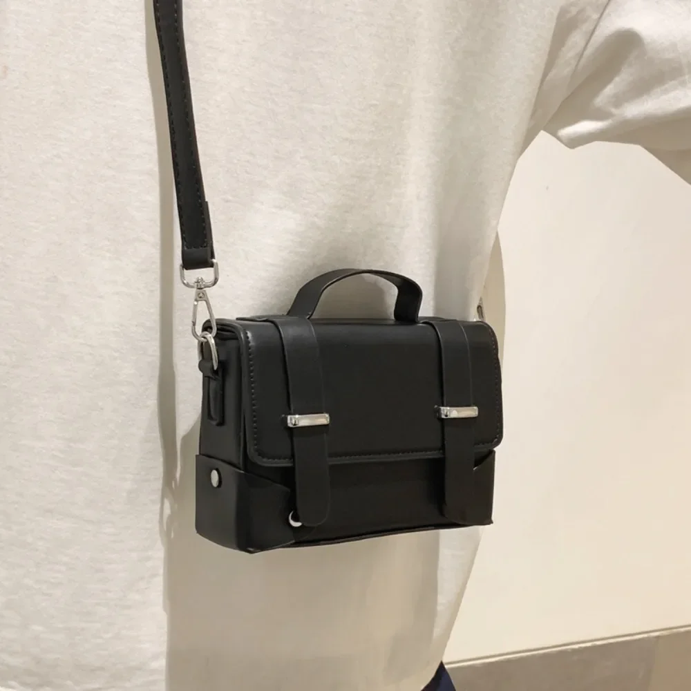 Minimalistische Herren-Umhängetasche, modische männliche PU-Leder-Umhängetaschen, kleine Umhängetasche im Flip-Stil für Herren, Designer-Handtasche