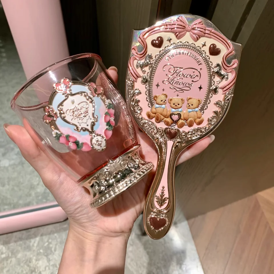 フラワーノーズ9周年記念限定版高級バニティミラー、パドルヘアブラシ