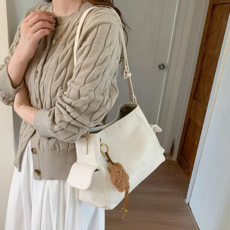 

Stylish Women Hand Bag Boasting Simple Vintage Style And Popular Elegant Appearance Made Of Top-Quality Water-Resistant Leather​