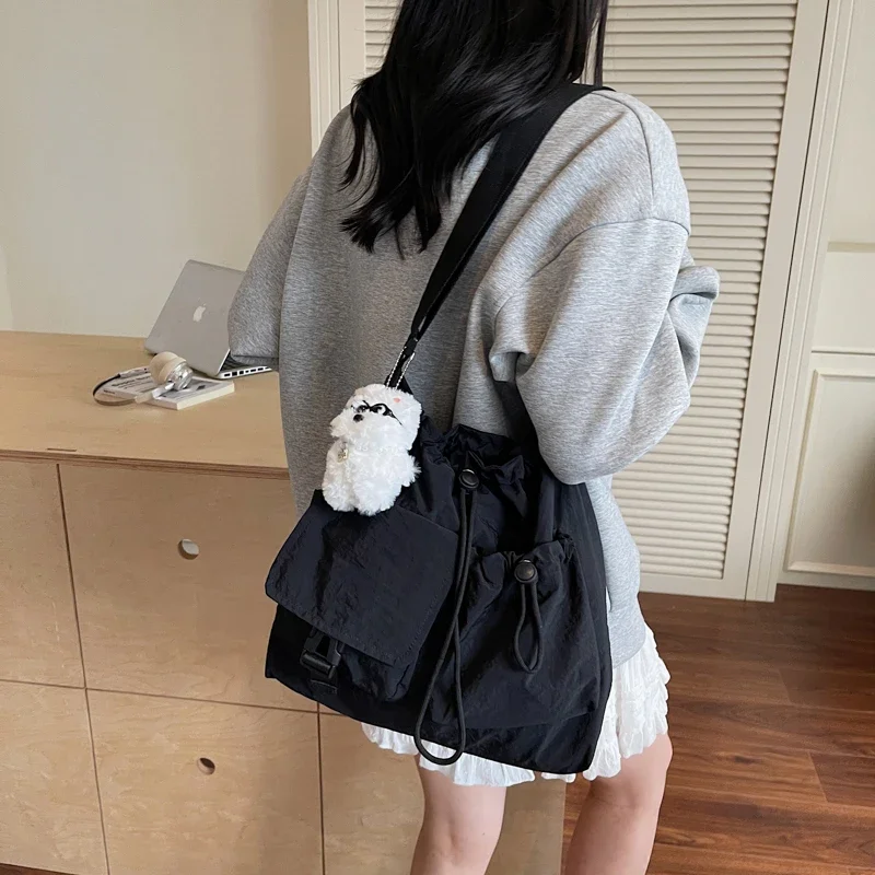 

Women Luxury Leather Fashion Designer Shoulder Tote Bag Elegant Crossbody Handbag For Trendy Daily City Looks