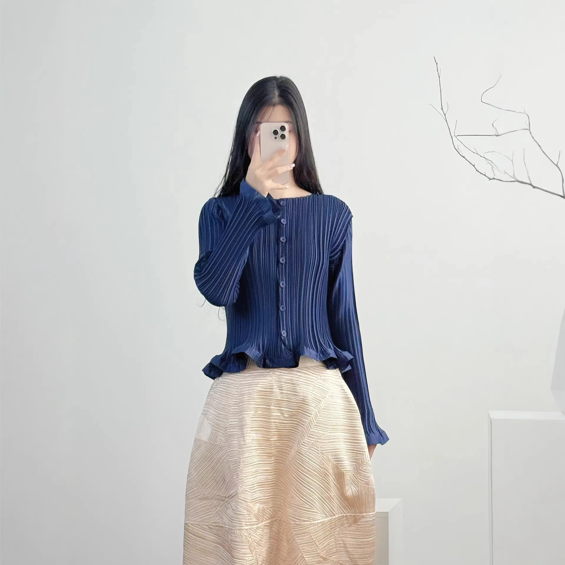 

Miyake Folds 2026 Spring and Summer Temperament Cardigan Jacket Line Glossy Fashion Ruffles Design Korean Slim Tops Female Pleat