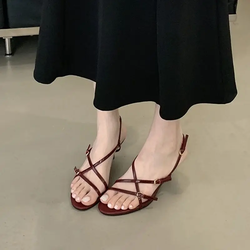

Fashion Narrow Band Kitten Heel Sandals Woman Elegant Belt Cross Buckle Pumps Sexy Open Toe Party Wedding Shoes Zapatos De Mujer