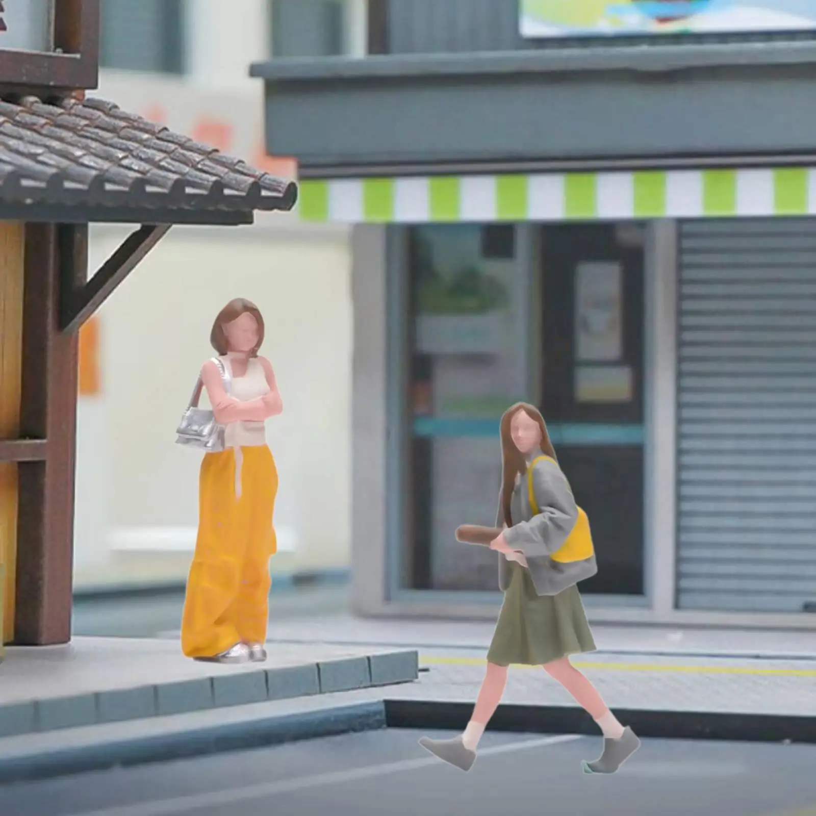 

2x 1:64 Female Commuter Model Tiny People Model 3D Character Model for Micro Landscape