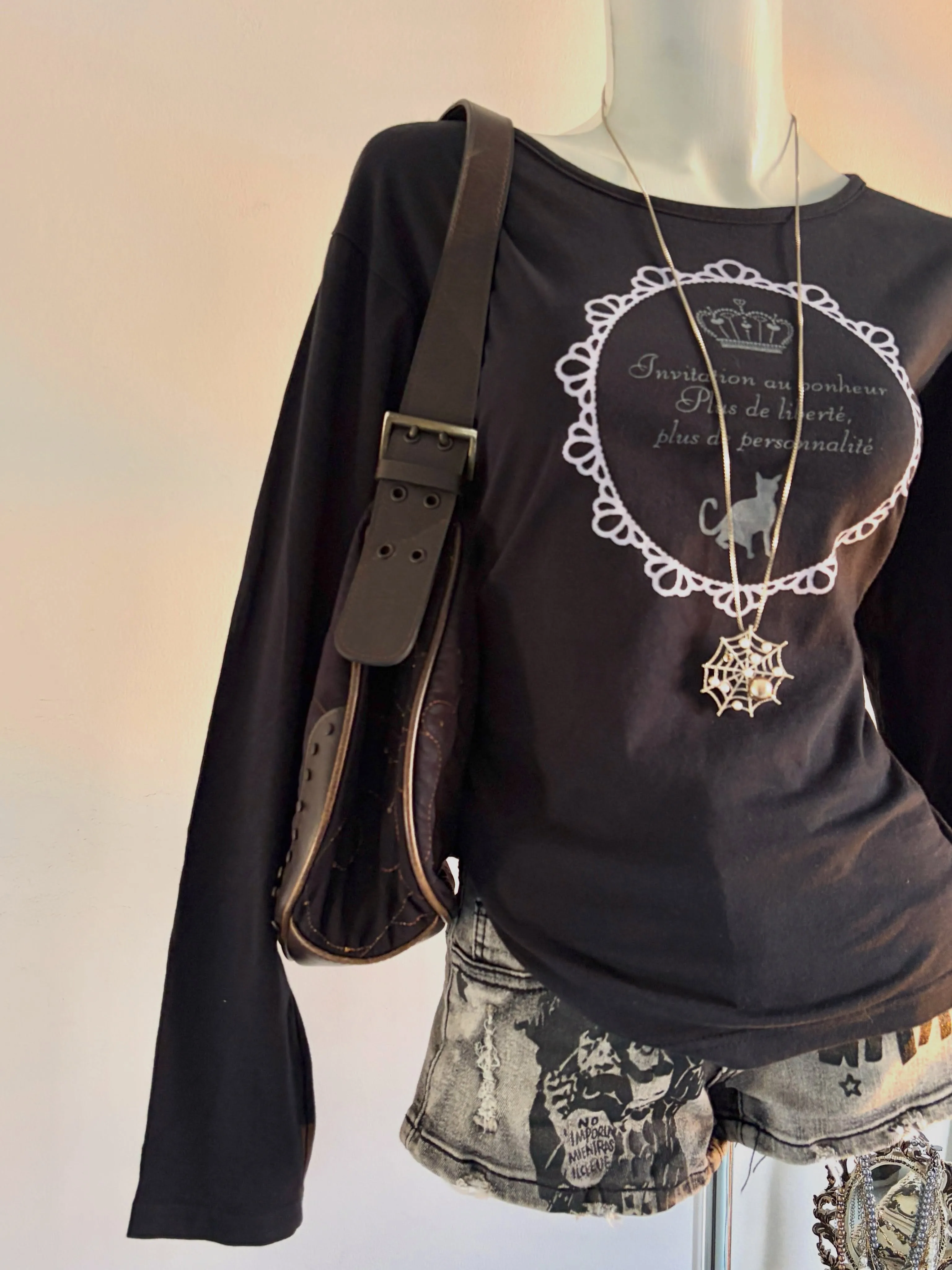 Y2K Women Long Sleeve Tee Black Lace Frame Cat Crown French Letter Print Vintage Loose Casual Basic T Shirt