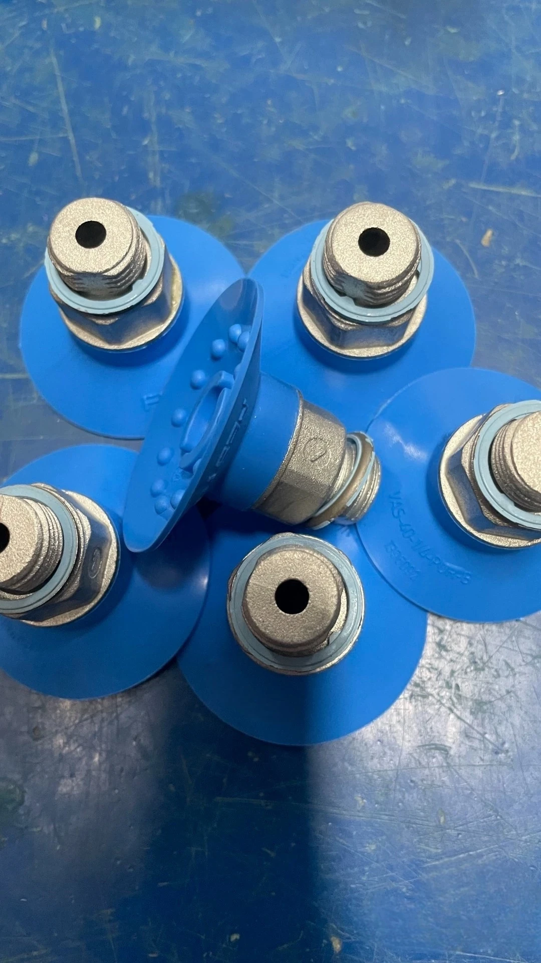 كوب شفط كامل/4-بخاخ من من من من من من من نوع FESTO VAS-40-1/4-PUR-B 1396092 VAS-40-1/4-SI-B 1379454 VAS-55-1/4-NBR 36144 VAS-55-1/4-PUR-B 1396095