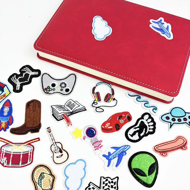 20 stks Ghost Alien Patches Stick on Game Machine Cartoon Drum UFO Laarzen Stickers Emblem voor Jeans Kleding Tas Accessoires