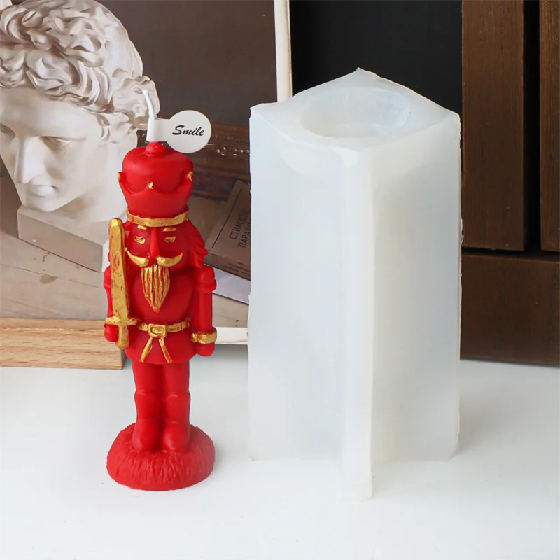 3D Nutcracker Soldier Silicone Candle Mold Western Solemn King Walnut Soldier Handmade Resin Wax Mold for Candle Making