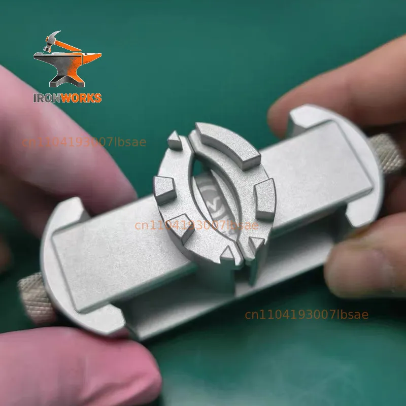 Watch repair tool Universal watch movement holder Fixed seat Card holder