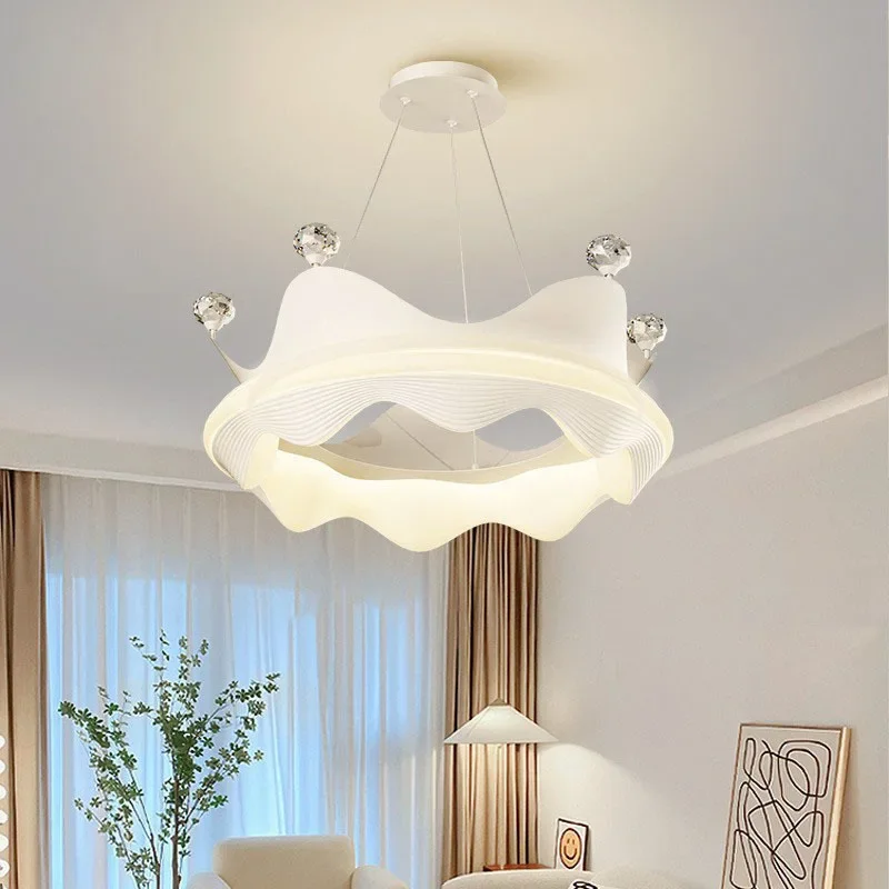 子供たち、クリーム色の風、寝室、シャンデリア、王冠、マスターベッドルーム、クリスタル