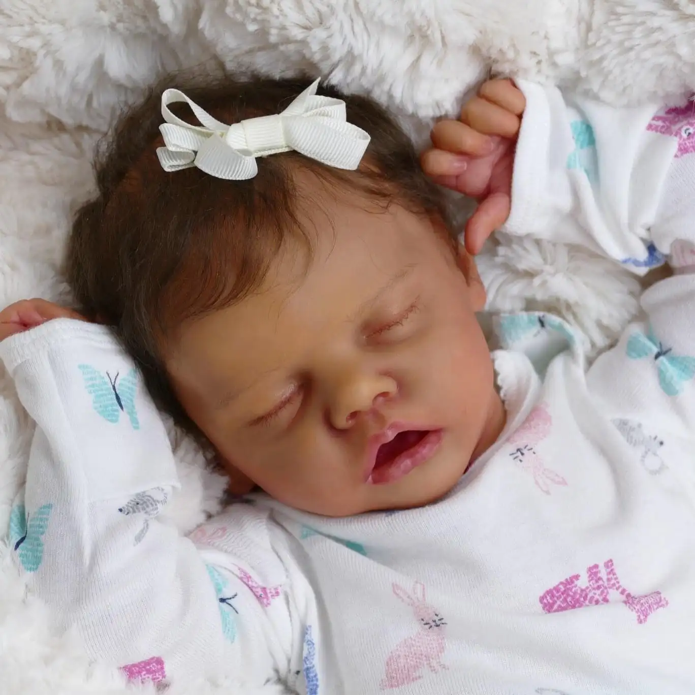 Risbecko 17-calowa realistyczna czarna lalka Reborn - afroamerykańska lalka z miękkiego materiału - prezent urodzinowy/prezent świąteczny