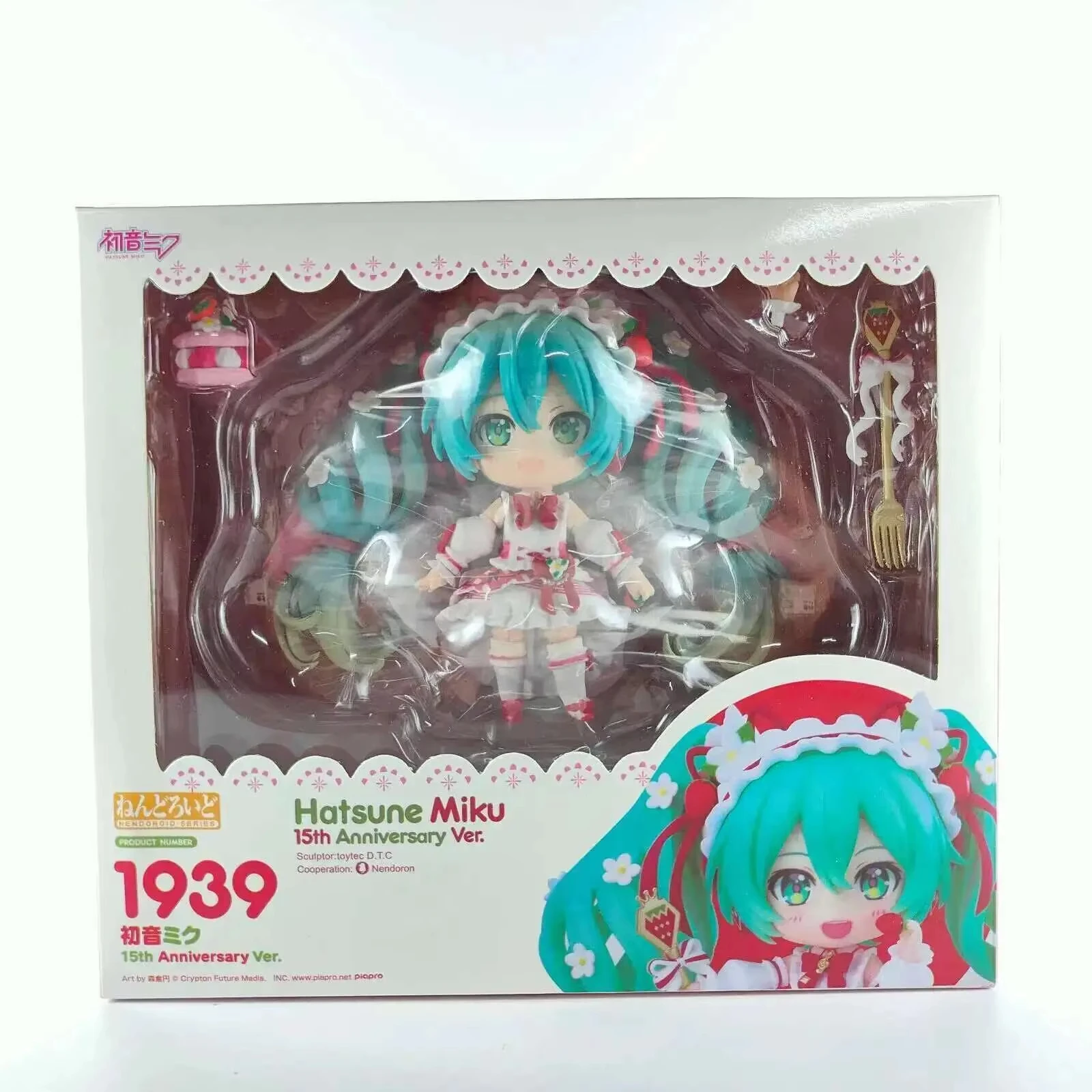 

Figure Hatsune Anime Miku #1939 15th Anniversary Strawberry Miku Action Figure #1940 PVC Collection Model Doll Toys Gift