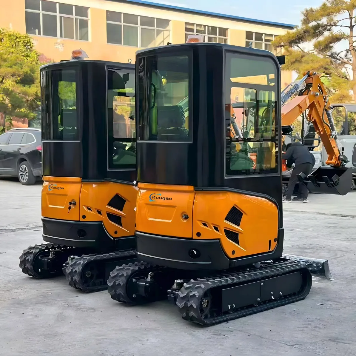 China 2 Ton 1.8 Mini Excavator Free Shipping Customized Multi-function Kubota Engine Digger Small Crawler Farm Excavators Home