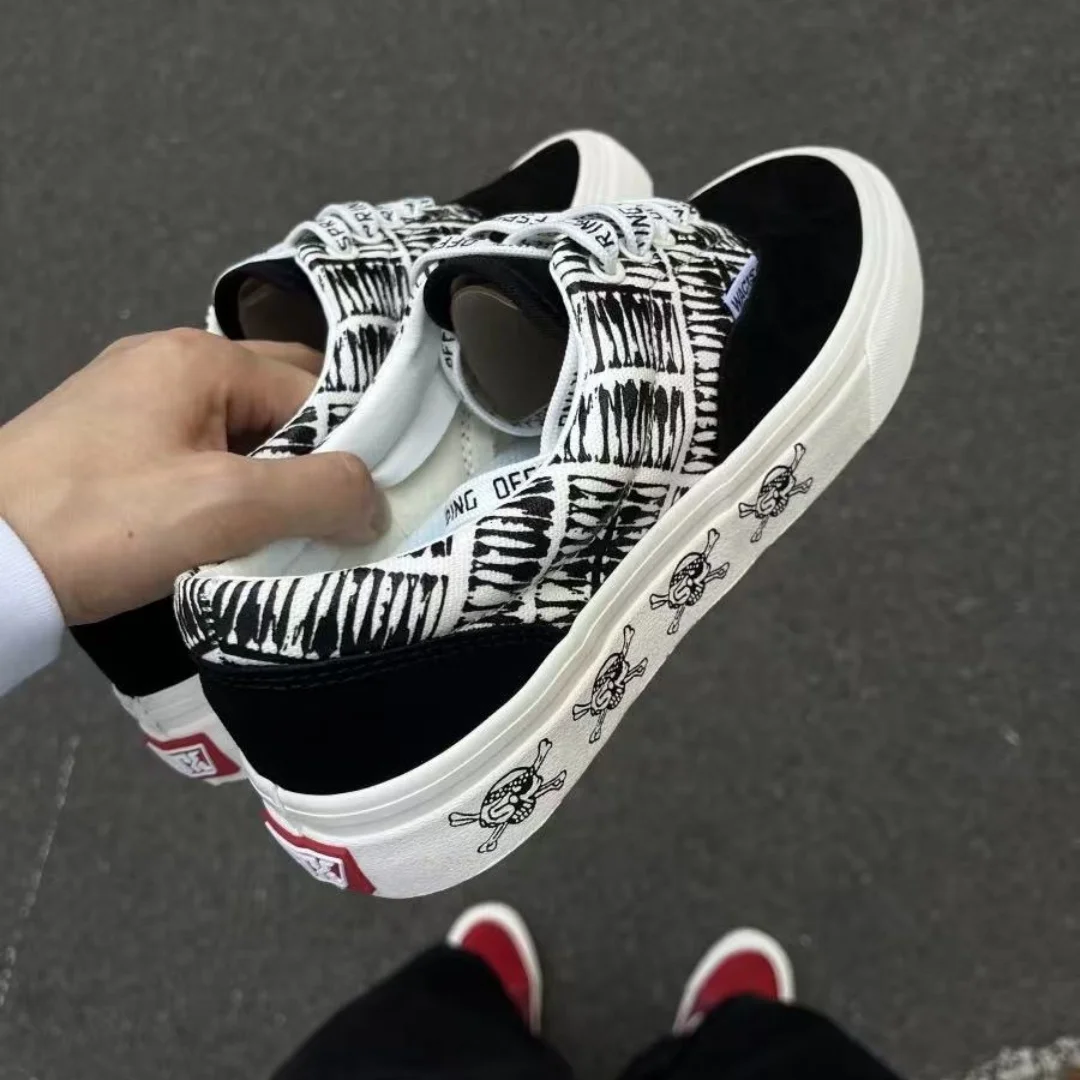 Vintage Skull Print LowTop Canvas Shoes, Unisex Black White Streetwear Skate Sneakers, Fashion Casual Board Shoes