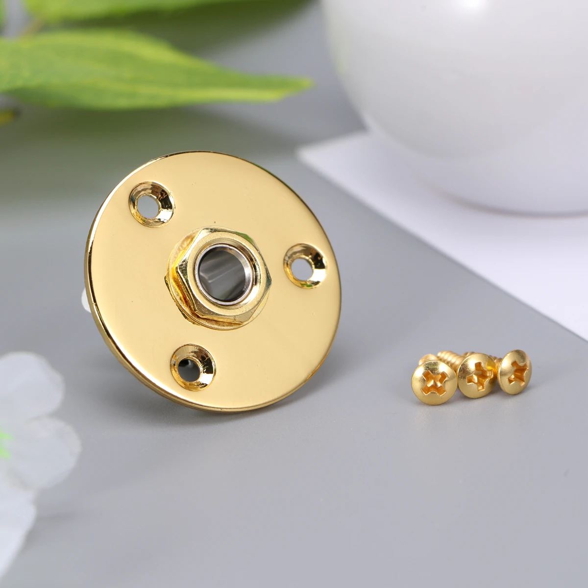 

Round 1/4 Inch 6.35mm Guitar Jack Plug Socket Guitar Pickup Output Input Jack Plug with Jack Plate Screws for Electric Guitar Ba