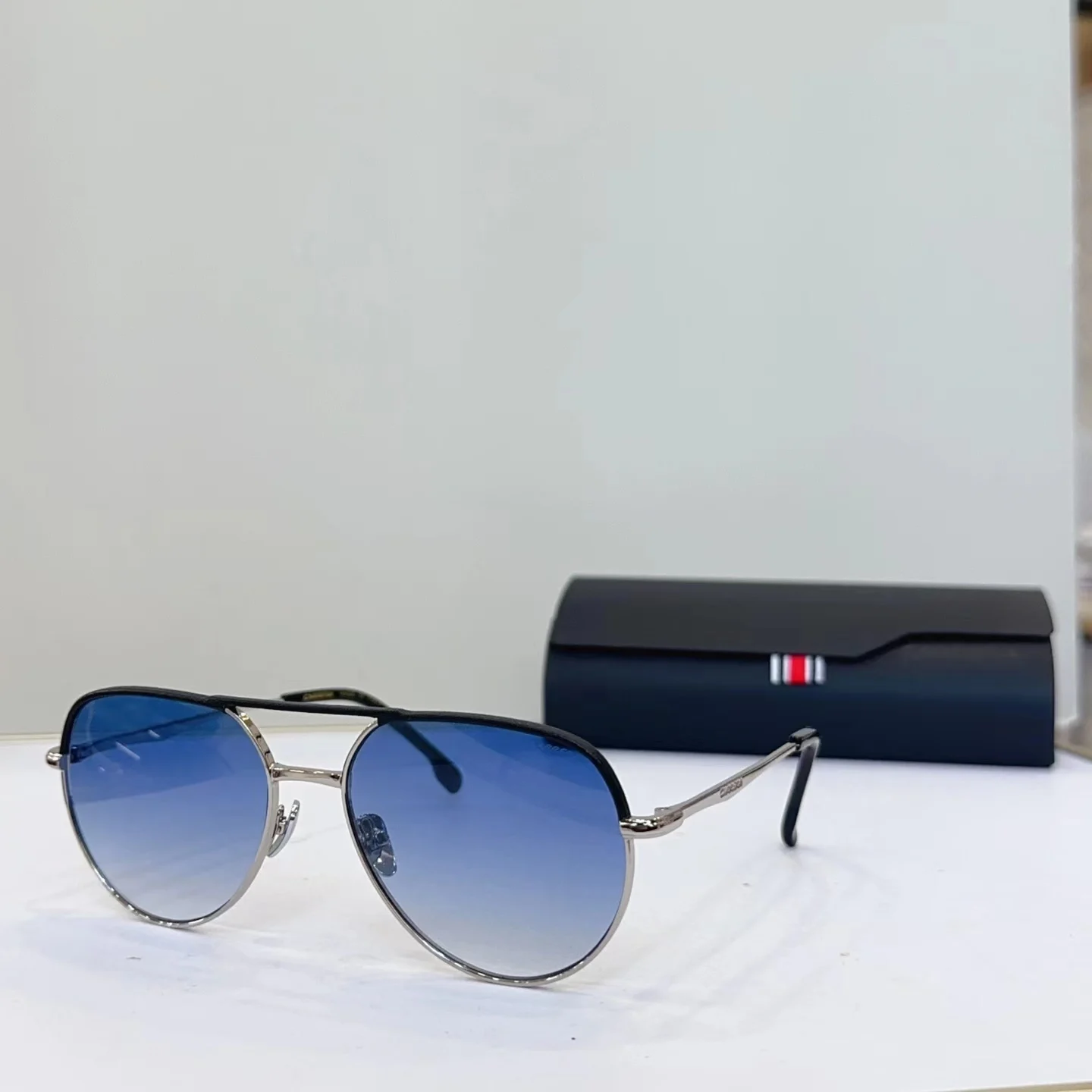 نظارات شمسية مستقطبة عالية الجودة من كاريرا للرجال على الطراز القديم نظارات شمسية مربعة معدنية للنساء بجسر مزدوج للقيادة باللون الأخضر والأسود UV400