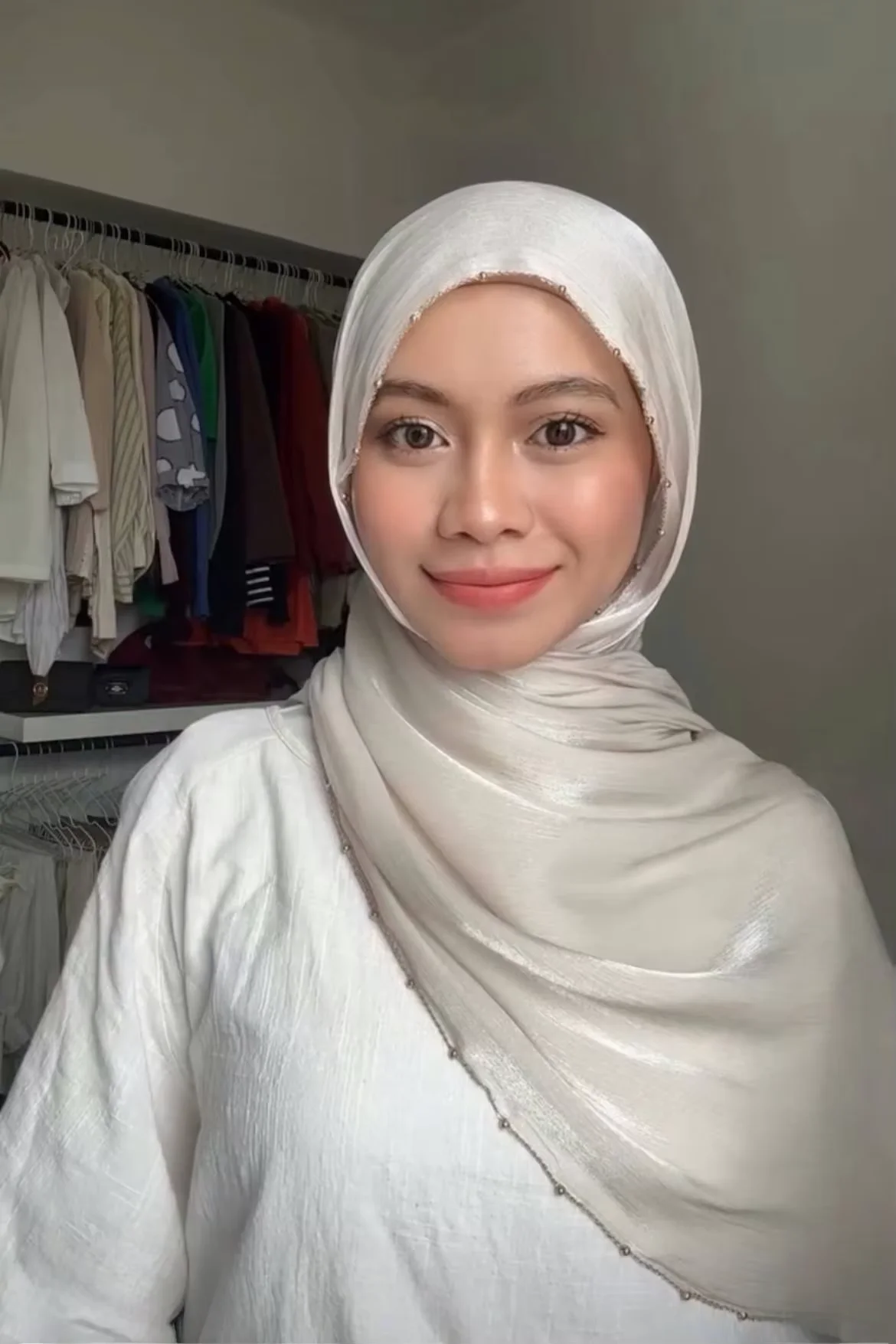 

Роскошный золотой мерцающий платок, однотонный мягкий длинный мусульманский женский платок, мусульманские женские шали и накидки, исламский хиджаб с цепочкой