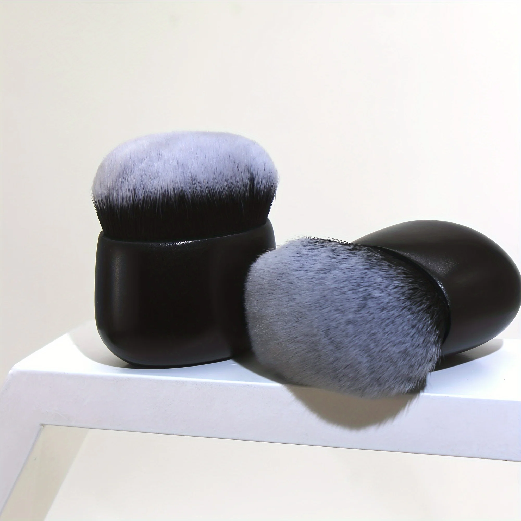 Pennello per trucco singolo di vendita caldo Pennello morbido per fondotinta Kabuki Pennello magico per crema BB Strumenti di bellezza per cosmetici portatili di alta qualità