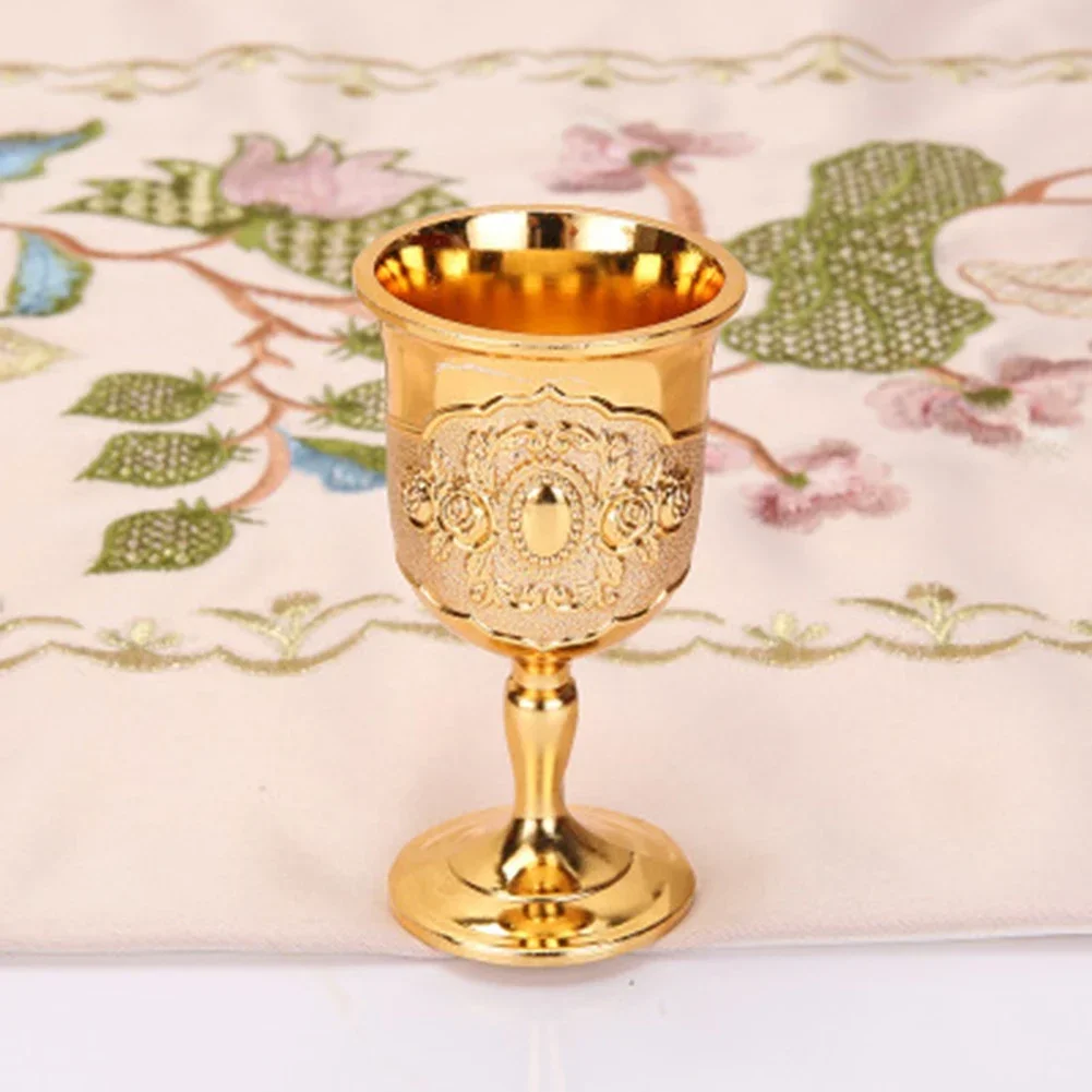 Metal Retro Wine Glasses Vintage Gold European Style Creative Cup Goblet Cocktail Cup Champagne Glasses Wine Glasses Gift