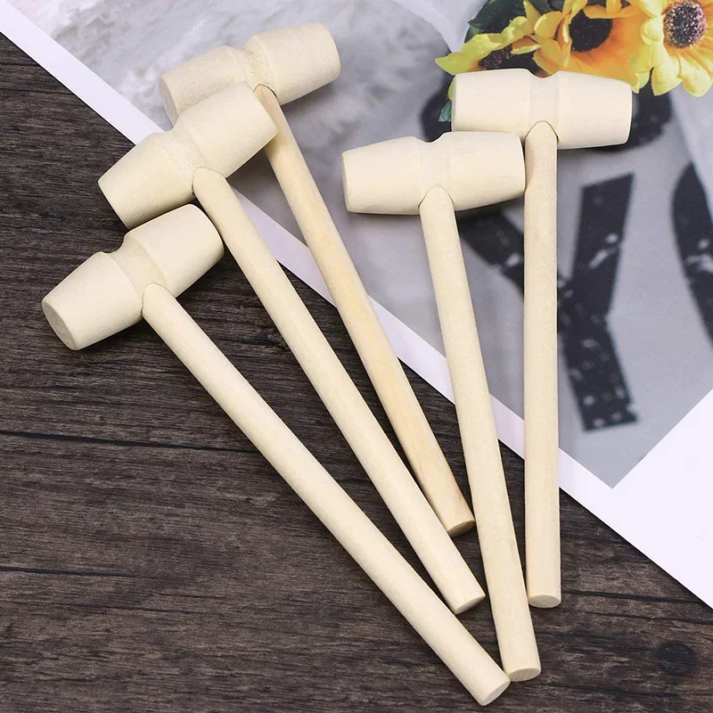 2Pcs Wooden Hammer Wood Mallet Pounding Toy Breakable Heart Hammer Small Shellfish Hammer Tool Beating Gavel Toys for DIY Crafts