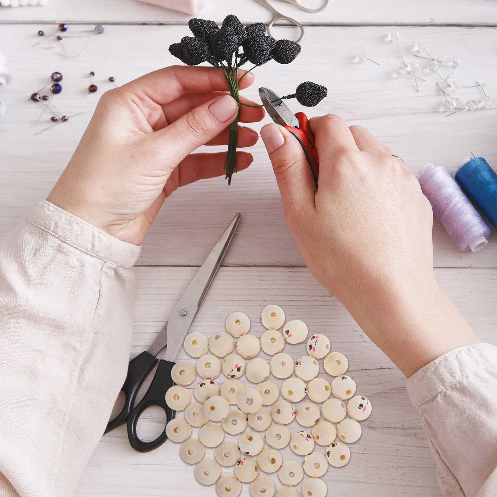 50Pcs Painted Wooden Beads Smile Face Design for 's DIY Crafts Jewelry Making Bracelets Keychains Kindergarten Art