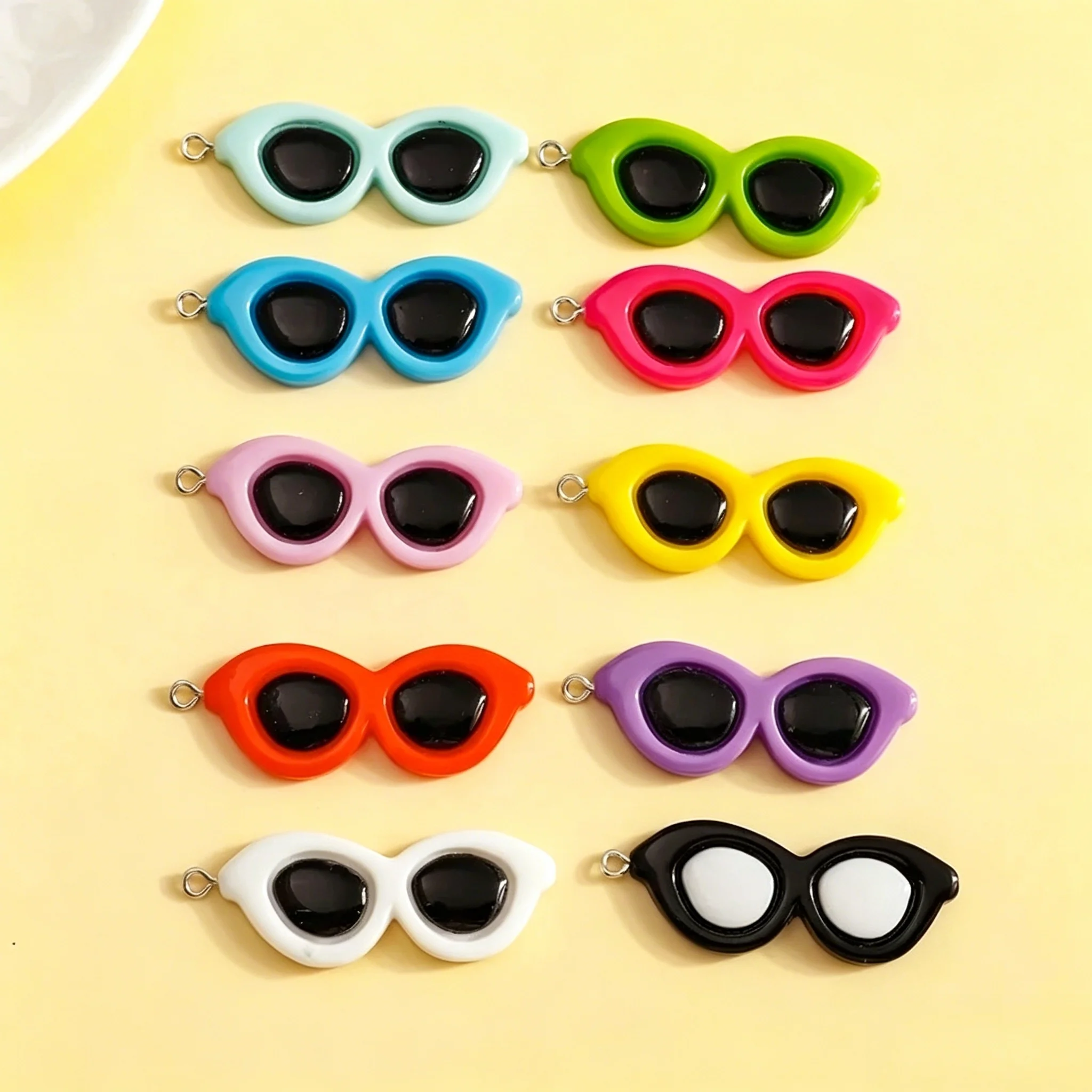 10Pcs Lovely Mini Sunglasses Resin Charms Cute Cartoon Pendants for Handcraft Earring Bracelet Keychain Jewelry Making