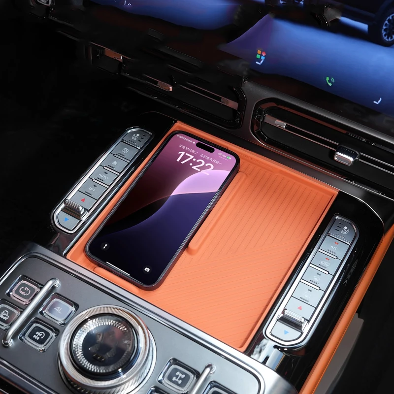 

For Jetour G700 2025 2026 Central Control Wireless Charging Silicone Pad Interior Decoration Scratch Resistant Wear-resistant