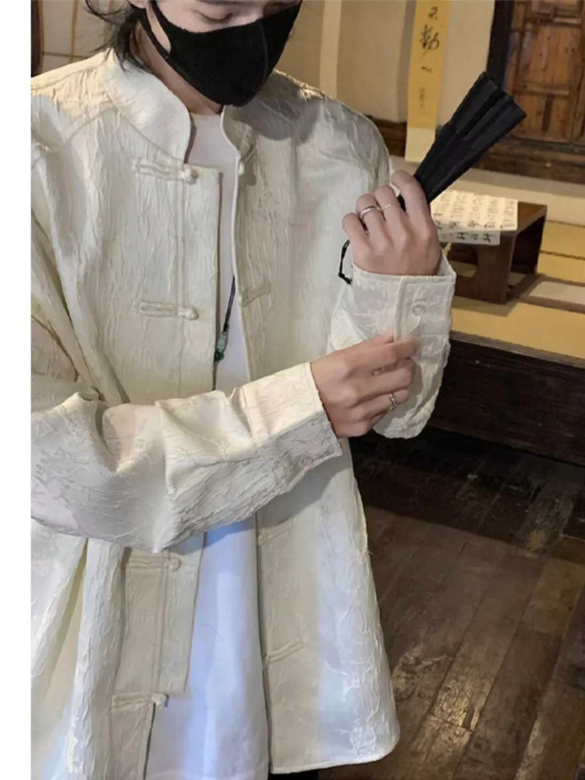 

Новая китайская мужская удлиненная рубашка-куртка с воротником-стойкой на пуговицах, молодежная, модная, свободного кроя, весенняя верхняя одежда, традиционный дизайн