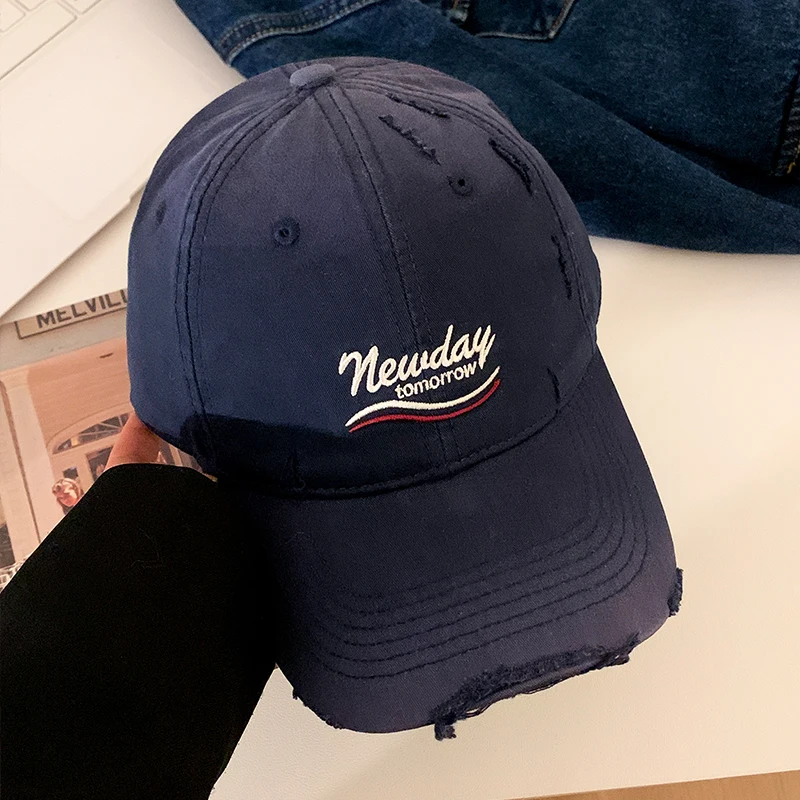 Boné macio versátil feminino versão coreana de boné de beisebol rasgado azul aba larga mostrando rosto pequeno verão pequeno chapéu fresco