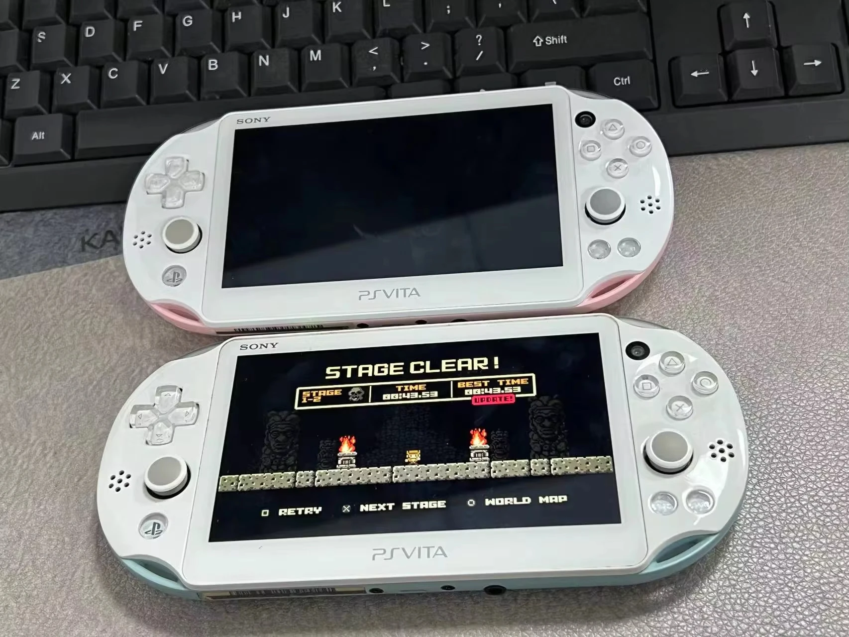 وحدة تحكم ألعاب فيديو أصلية محمولة ريترو ، PSV2000 ، PS Vita Slim ، PS Vita Slim ، شاشة تعمل باللمس 5 بوصة ، متجر PkGJ ، متوفرة بالمخزون