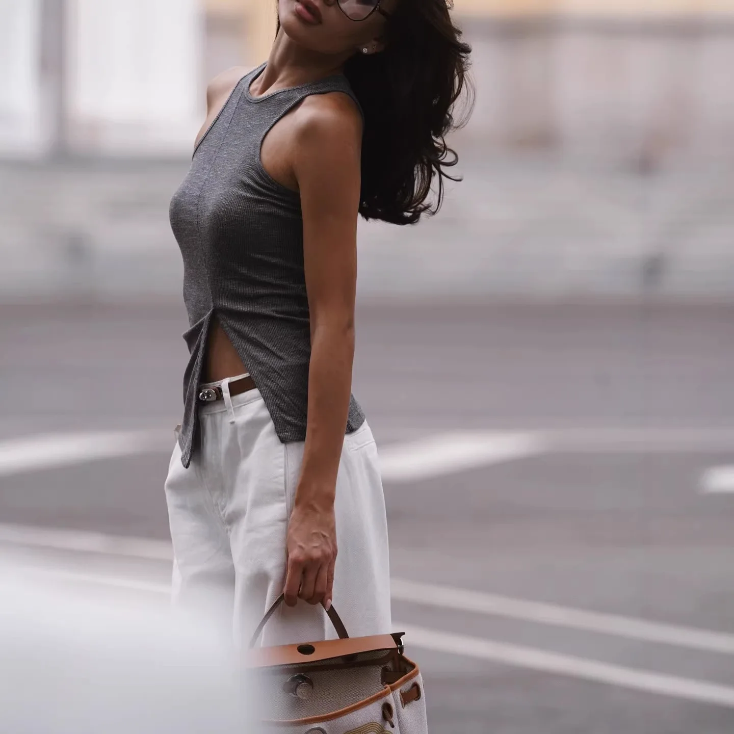 2026 Sexy Side-Slit Sleeveless Tank Top Soft and Form-Fitting Base Layer Casual Wear Style Comfortable for Commuting and Summer
