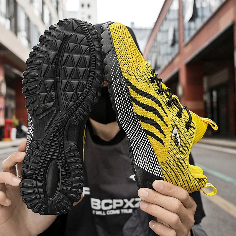 Loafers Hiking Shoe Men's Black Breathable Outdoor Sports Shoes with Durable Mesh Upper Suitable for Women's Gym Bare Foot 2025