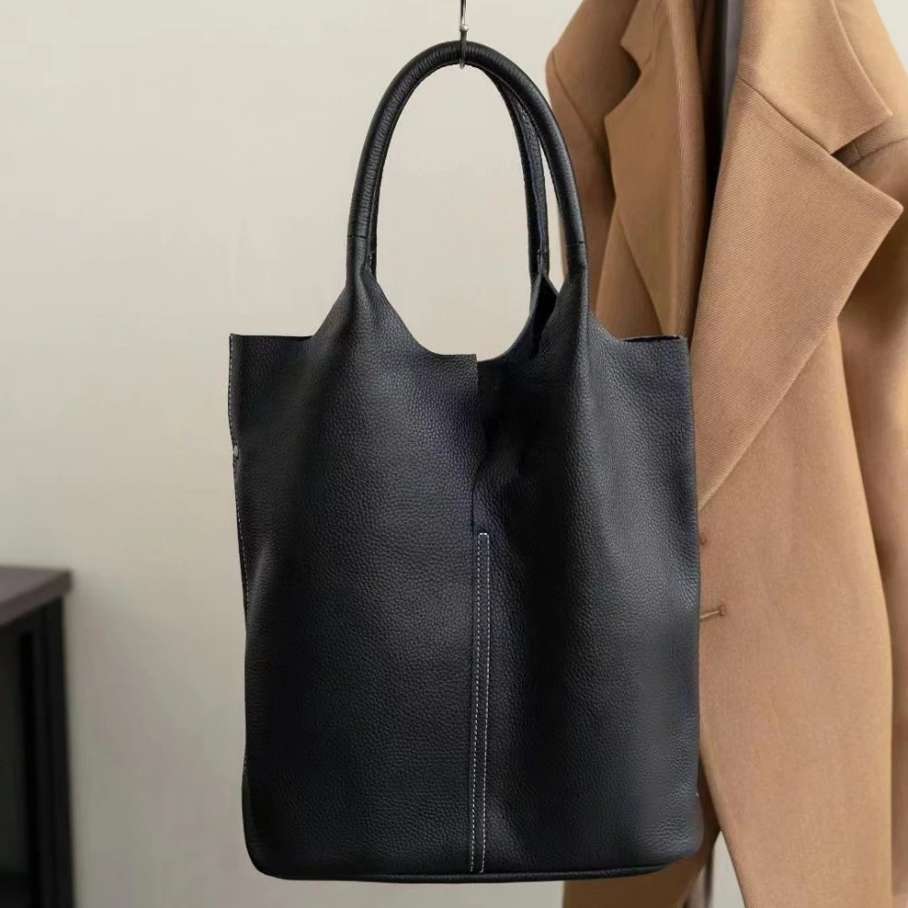 

Luxury Leather Bucket Bag, Women's Handbag, Soft Leather Large Shoulder Bag, Large Capacity Shopping Bag, Fashionable Black.