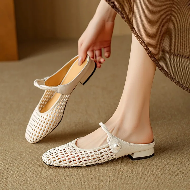 

2025 New Summer Sandals Round Toe Sandals for Women Low Heels Fashion Hollow Out Sandals Breathable Ladies Shoes