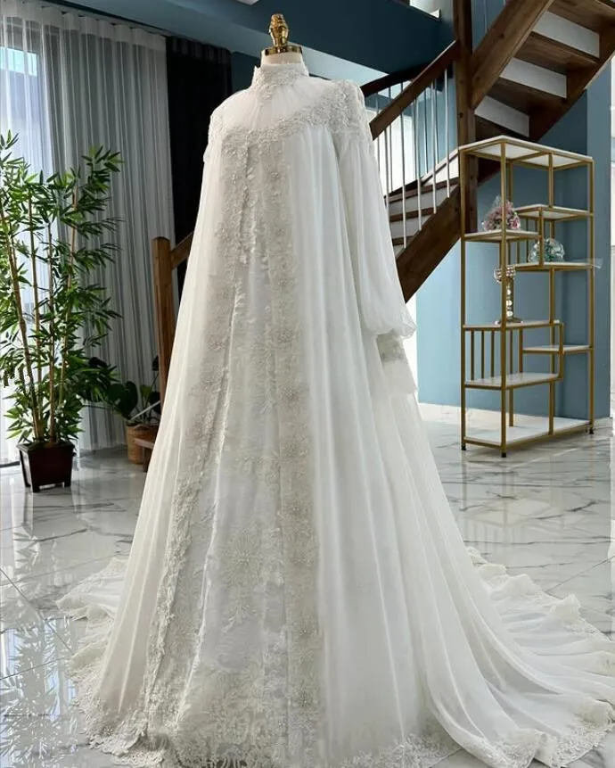 Luxury Muslim vestido femininos Wedding Dresses with Cape Customized Lace Applique Caftan Arabic Saudi Bridal Gown Outfit