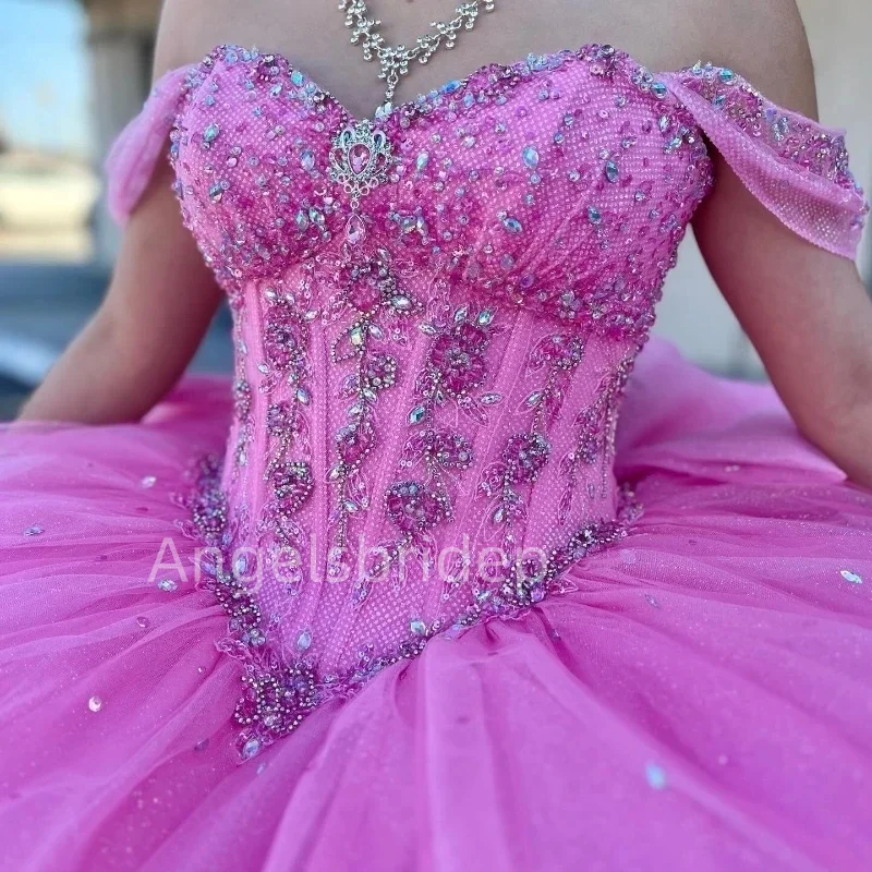 Angelsbridep-Quinceanera rosa encantador vestido fora do ombro com arco de Beading, vestido de baile, doce 16 vestidos, 2025