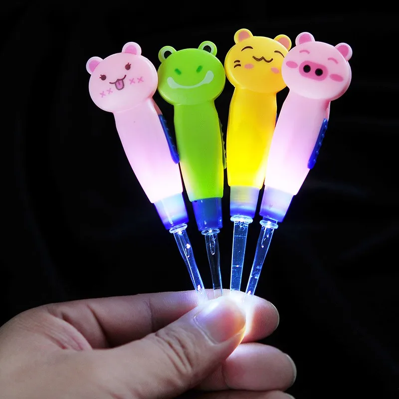 Light Baby Care Ear Spoon Child Ears Cleaning Wholesale Earwax Spoon Digging with Light Luminous Dig Ear Syringe Color Random