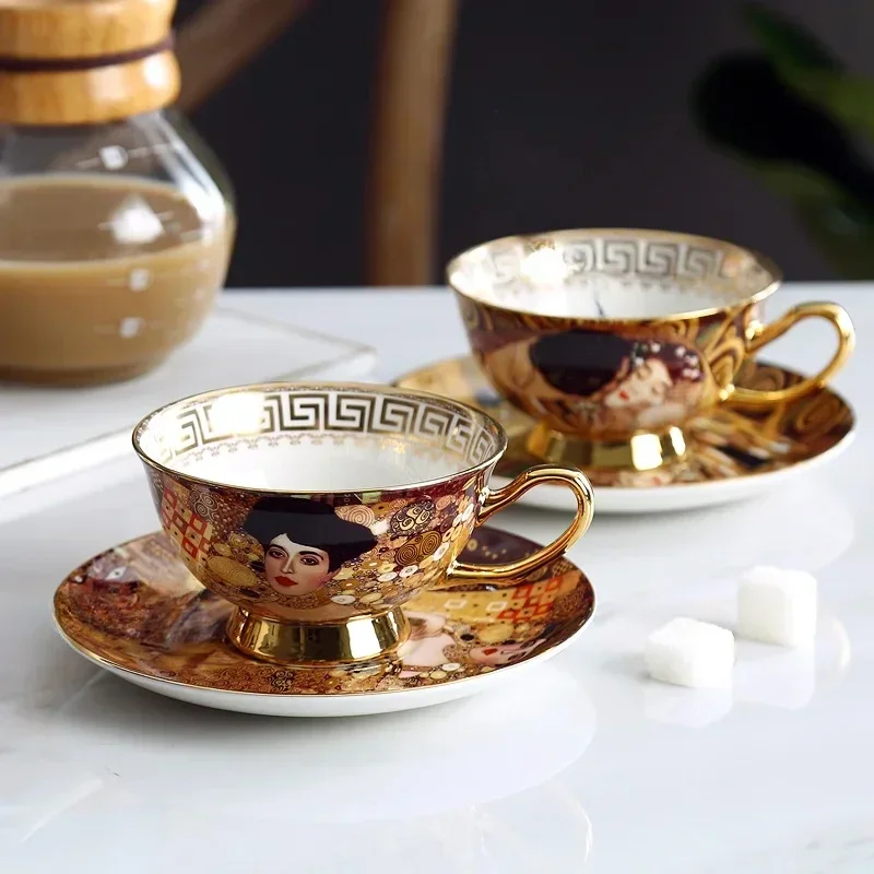 Kaffeetasse set knochen porzellan keramik tee set kuss luxus geschenk keramik tänk tee tasse mit löffel