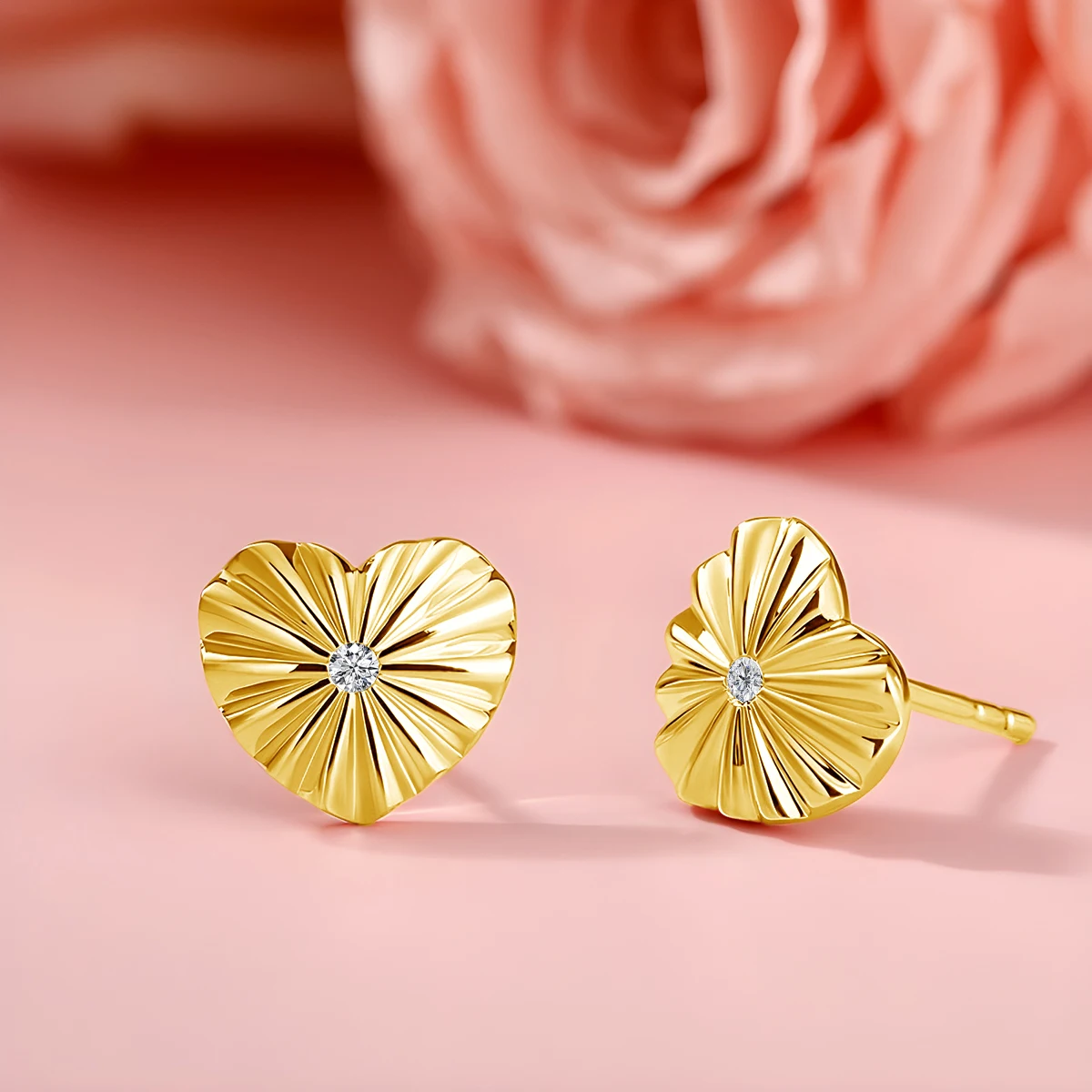 

Kirin Palace Gold Earrings 14K Hollow Heart Design Moissanite Diamond Stud Earrings Luxury Woman Engagement Valentine's Day Gift