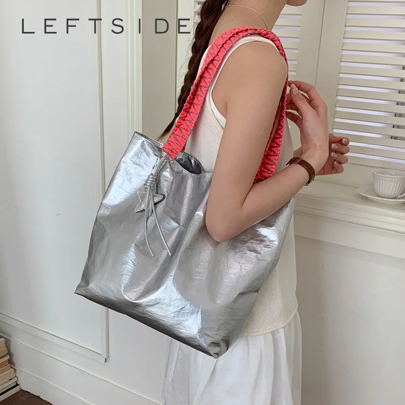 

Женская сумка-тоут с серебристыми металлическими звездами, модная персонализированная эстетичная сумка для повседневного использования, вечеринок и шопинга, новинка 2026 года, сумка через плечо