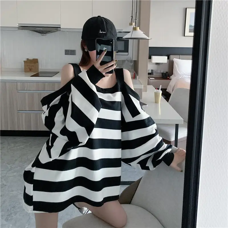 T-shirts Women Spring Lady Baggy Temperament Casual Cozy Mujer De Moda Ulzzang Off Shoulder Design Striped Hipster Girls Clothes