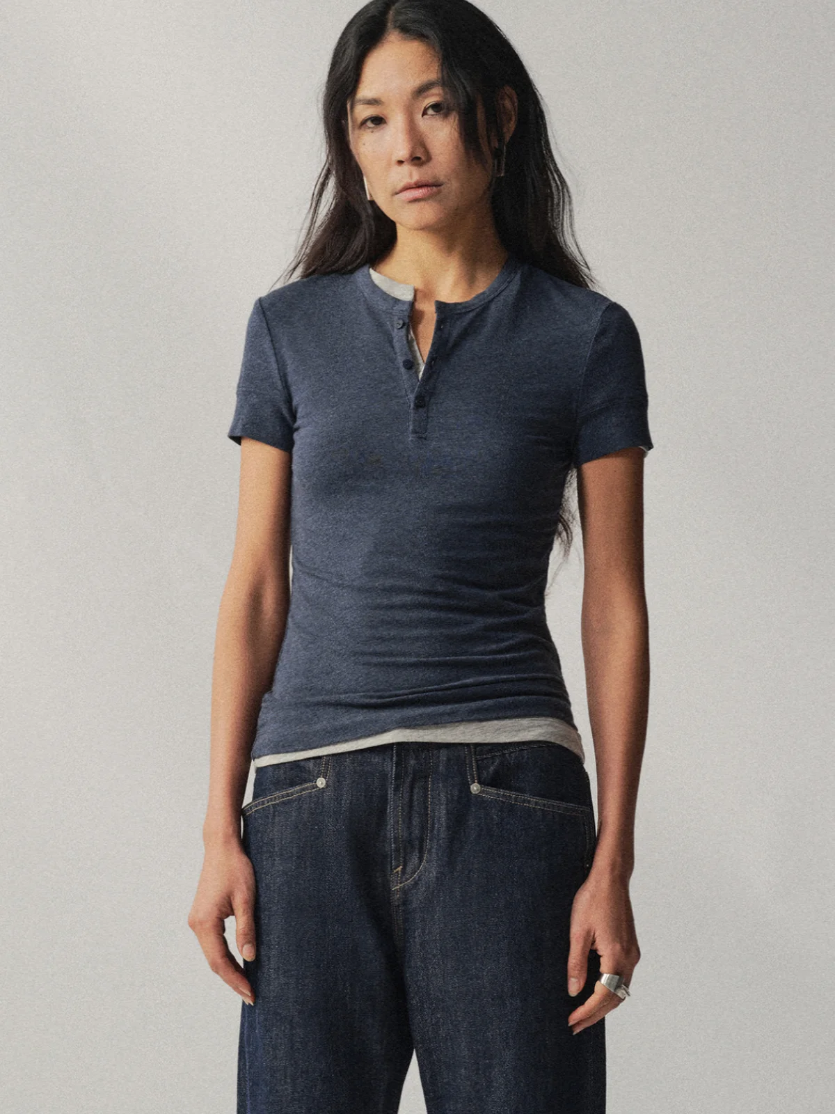

Футболка Liegee Henley Slim Fit с коротким рукавом, повседневный стиль, однотонная, из смесовой хлопковой ткани, с V-образным вырезом, весна-лето, женский топ