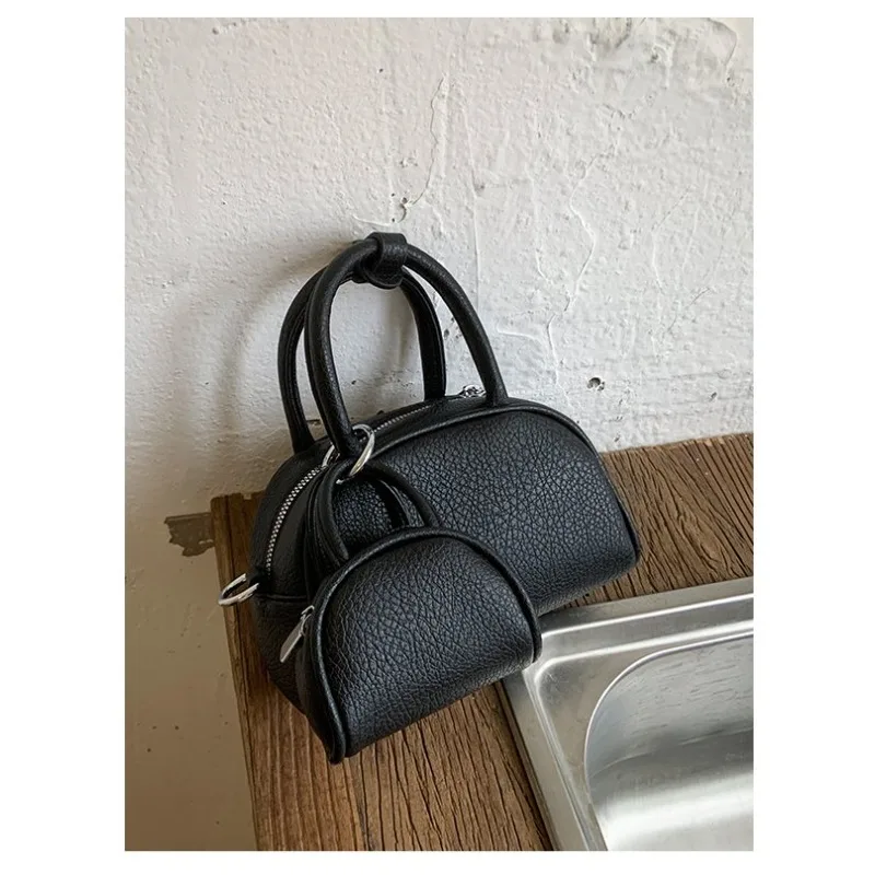 

Chic And Durable Leather Handbag For Ladies From Famous Designer - Elegant Classic Shoulder Bag Luxury Brand