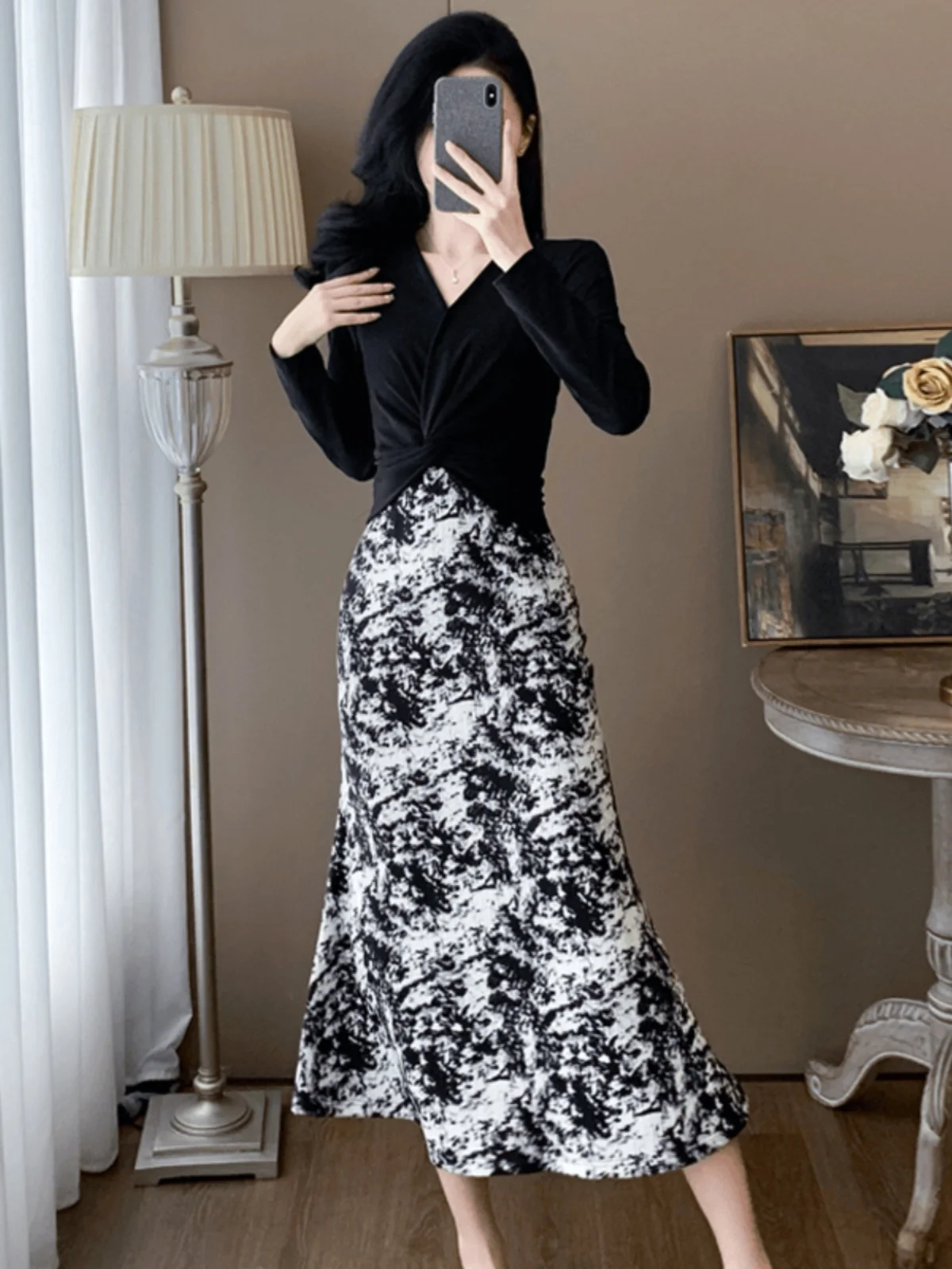 

Женское осеннее платье с длинным рукавом для зрелых женщин, с эффектом тай-дай и принтом в стиле рисунка тушью, с V-образным вырезом, на молнии, с эффектом коррекции фигуры и подчеркивания талии