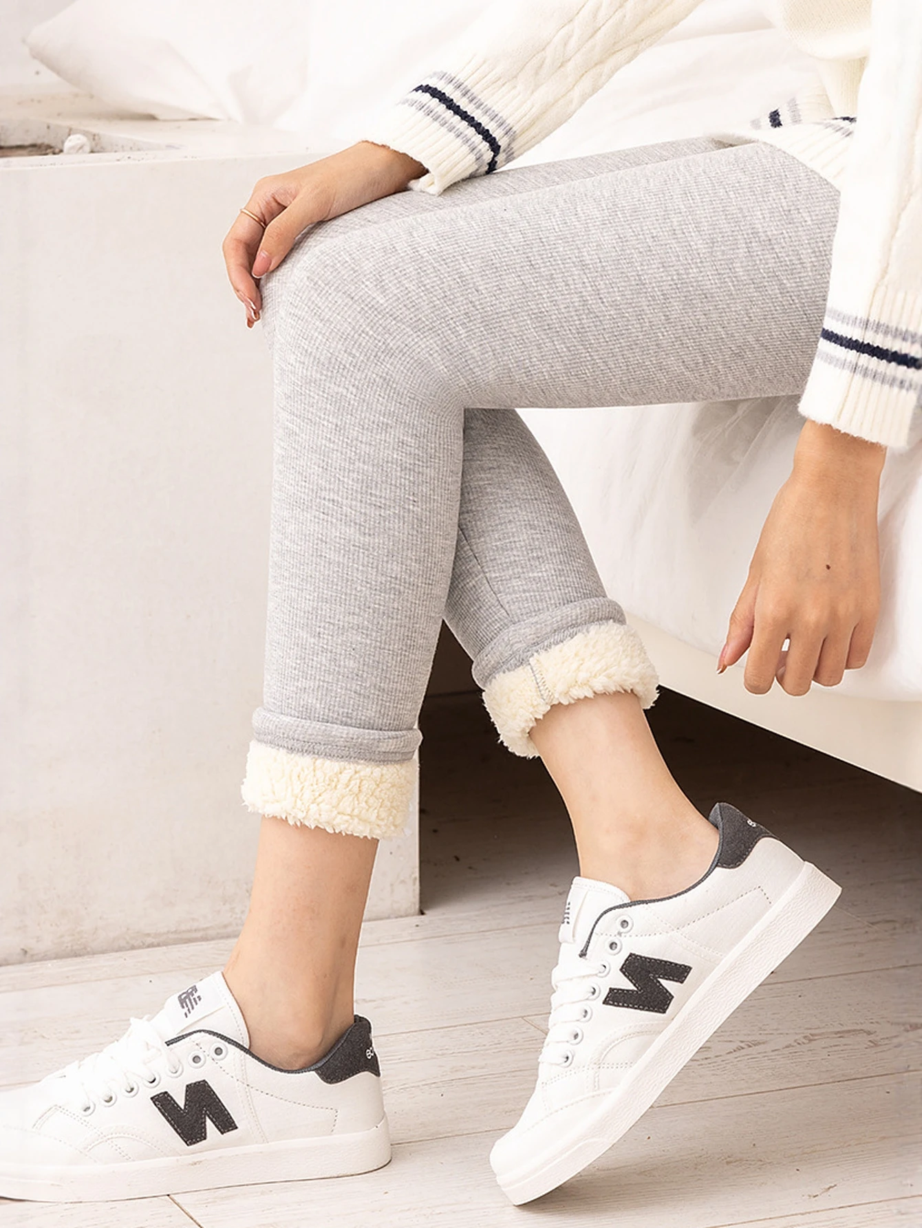 Damskie legginsy z wysokim stanem, dopasowane do kostek, modne na jesień i zimę, prosty wzór z naszywkami, wygodne spodnie bazowe do noszenia na co dzień.