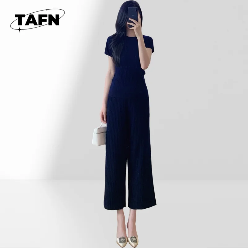 بدلة كشمير جميلة عالية الشارع، نسيج متطور، مجموعة جميلة وعصرية ومريحة للنساء - ComfyAG1915