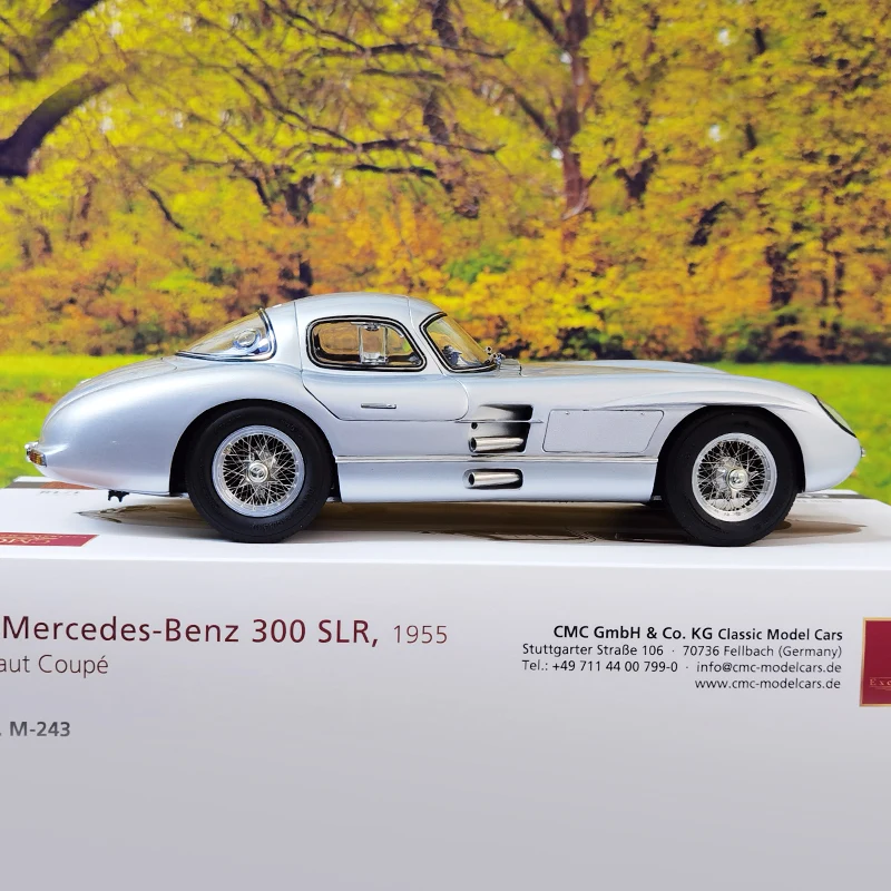 CMC 1:18,300SLR Uhlenhout red inside Blue inside alloy car model collection gift for friends and relatives M-243