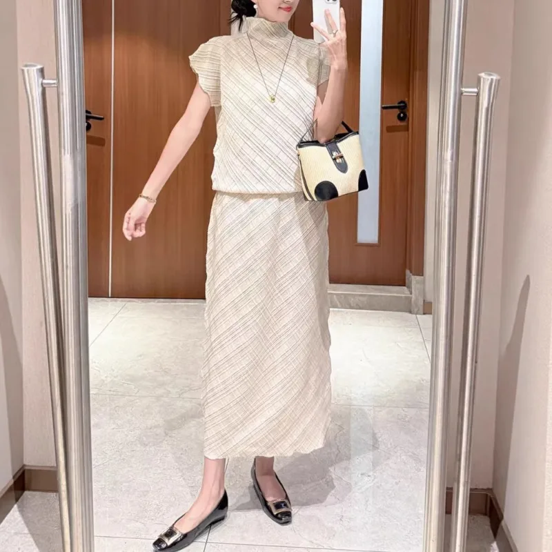 

Miyake Pleated Skirt Set Plisse 2026 Simple Solid Color Set Pleats Women Slimming Commuter Outfit Summer New Fold Two-Piece Set