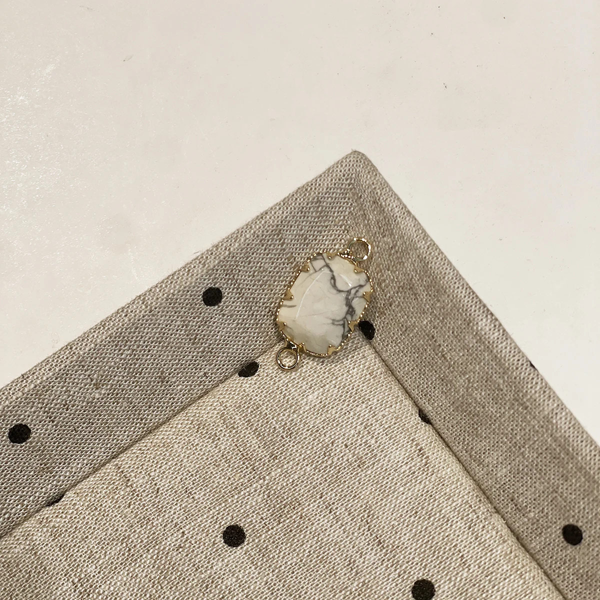 DIY Kleiner Verbinder aus Naturstein, Facettierter Dialogit-Verbinder 13x25mm für Schmuckherstellung, DIY Halsketten- und Armbandzubehör – Detail 5