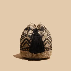 2023 Ins Small Bucket Shoulder Beach Ethnic Woven Rattan Straw Tassels Hand Bags for Women Vintage High Quality Crossbody Purses