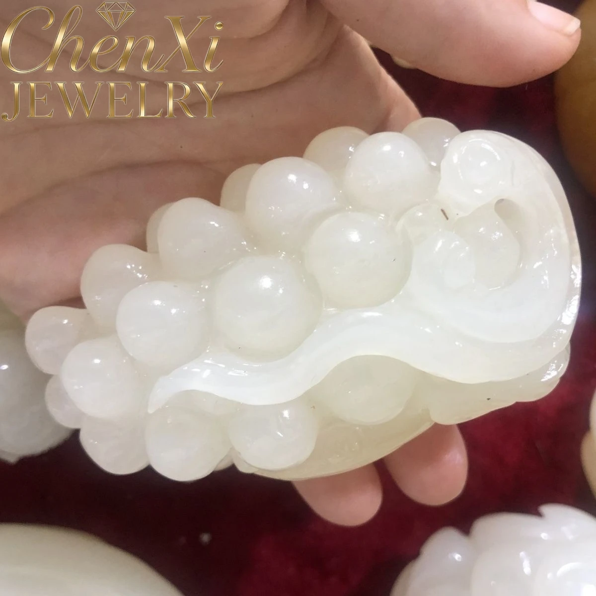 High-End Natural Sheep Fat White Jade Grape Handle Piece Luxury Quality Fashion Jewelry Amulets And Mascots Exquisite Popular